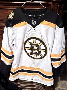Boston Bruins size46 (Small) Fanatics Premier NHL White Black Gold Hockey Jersey